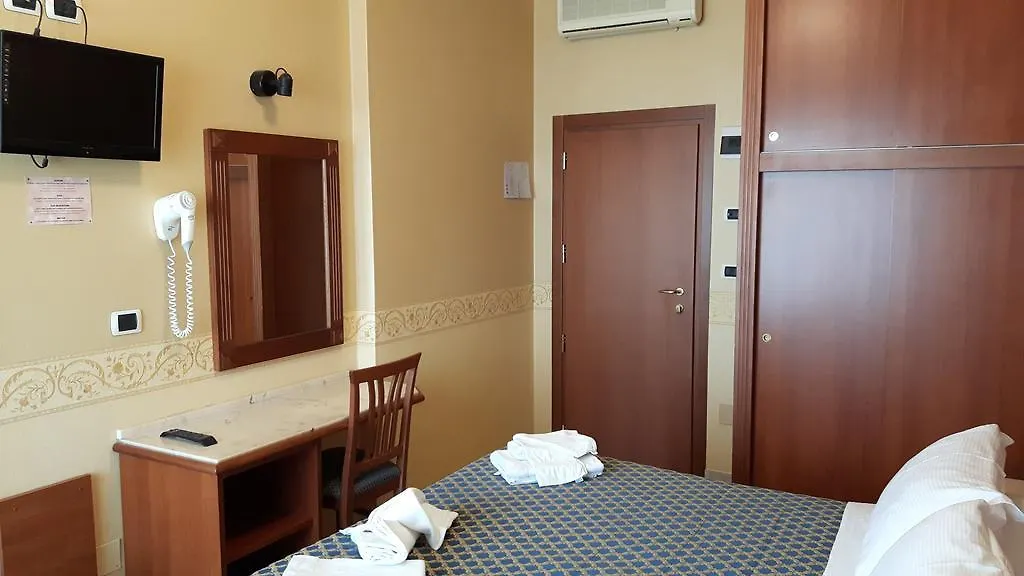 Hotel Grifone Rimini 3*,  Italy